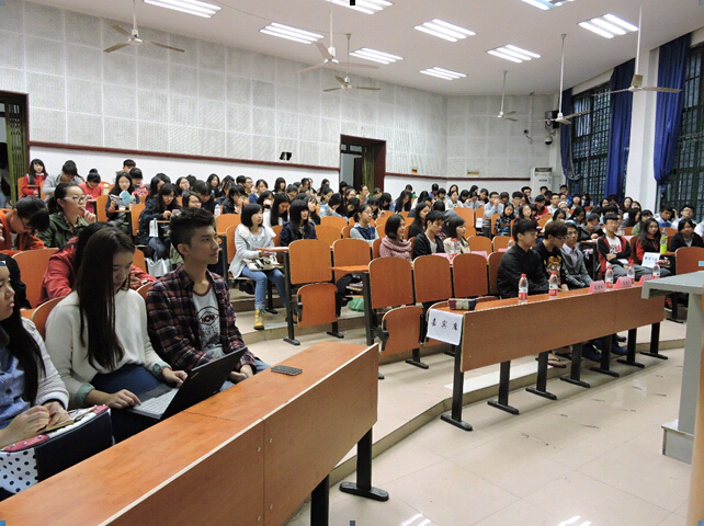 交流中理解，理解中前进——记问鼎2014年本科生新老生交流会