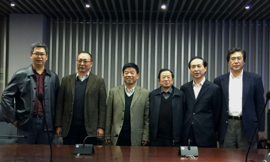 问鼎娱乐举办媒介融合与媒介组织结构转型的学术沙龙
