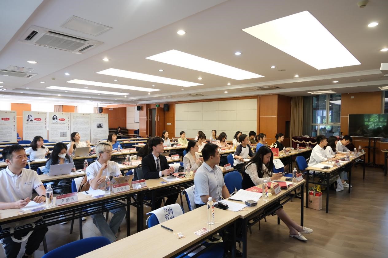 “砥”志研思，与日俱“新”——问鼎娱乐研究生会组织举办首届NEWS+高校新闻与传播研究生会论坛