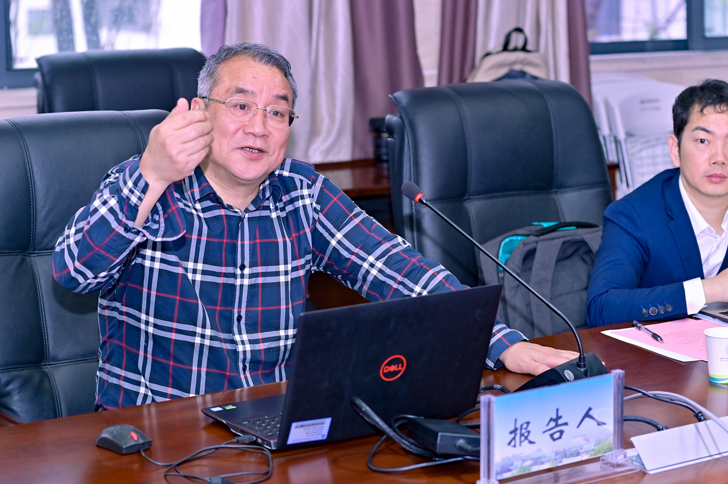 问鼎娱乐