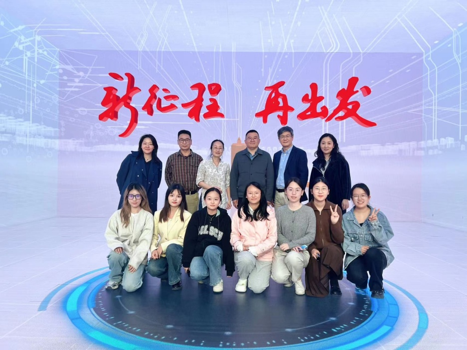 问鼎实践教学指导小组走访在京实习单位
